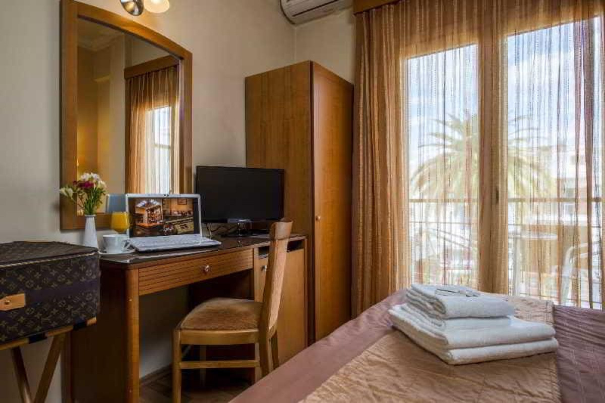 Lakonia Hotel