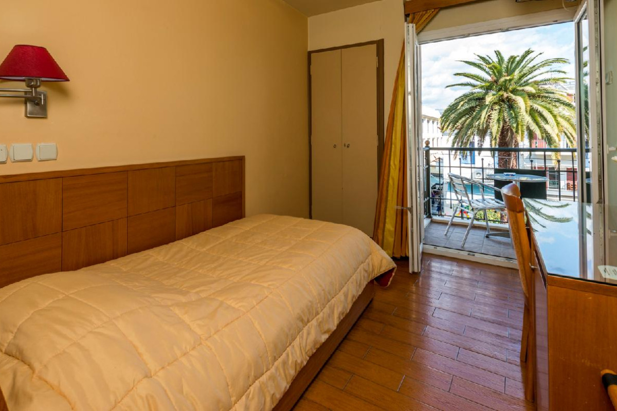 Lakonia Hotel