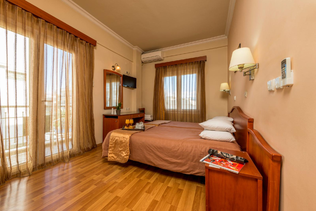 Lakonia Hotel
