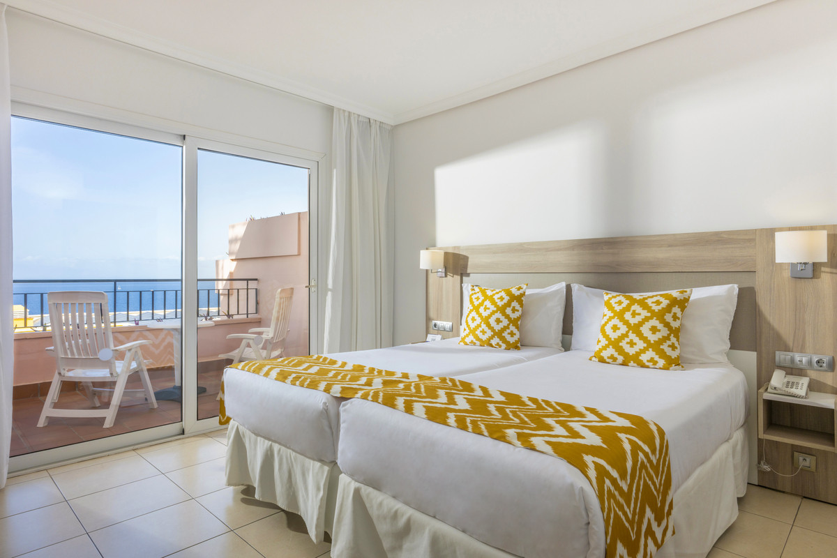 Landmar Costa Los Gigantes Family Resort