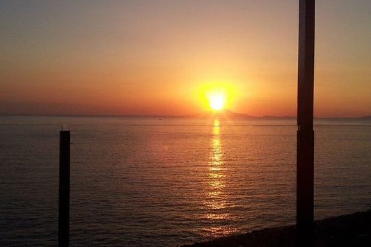 LAQUA BY THE SEA