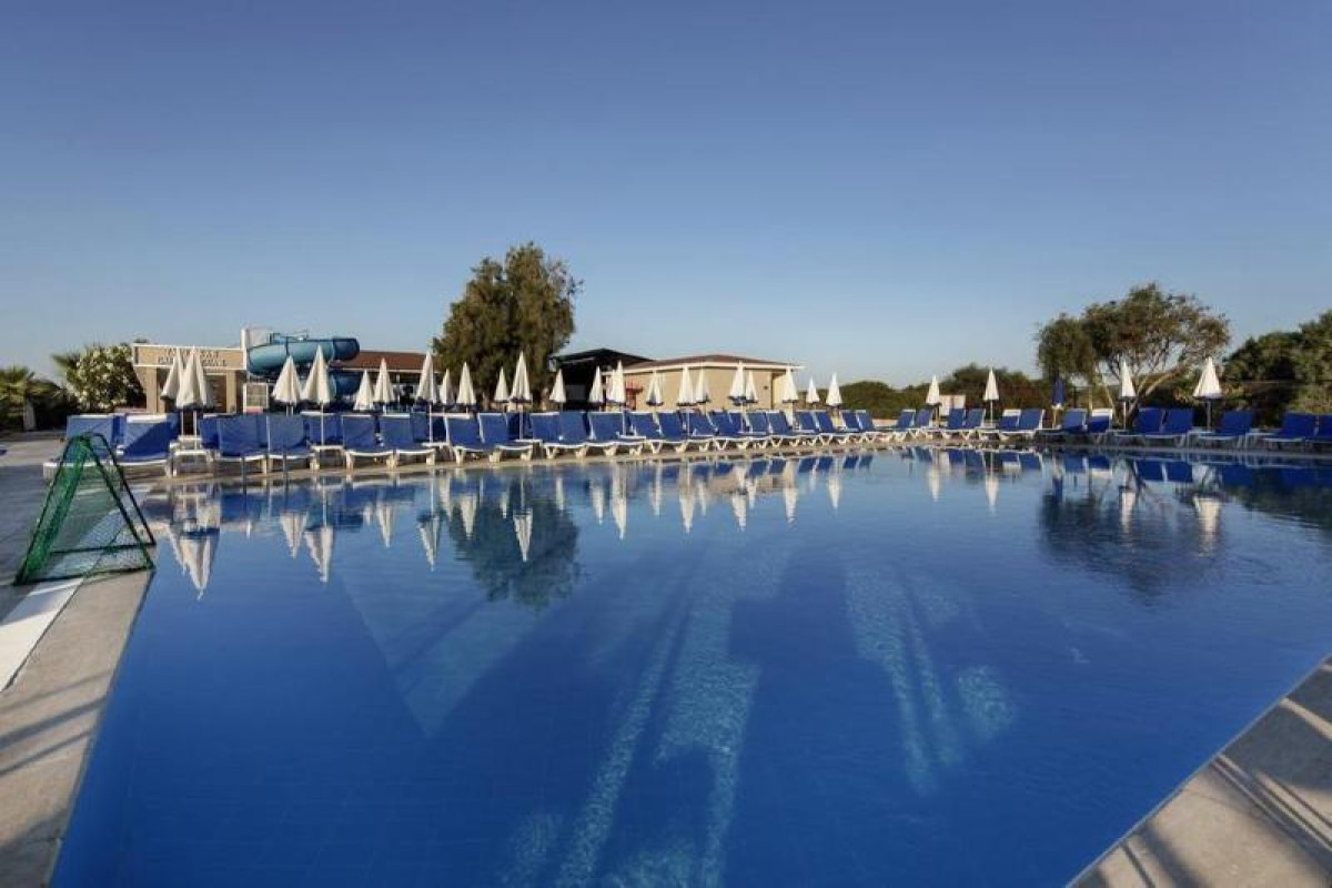 LARISSA HOLIDAY BEACH CLUB