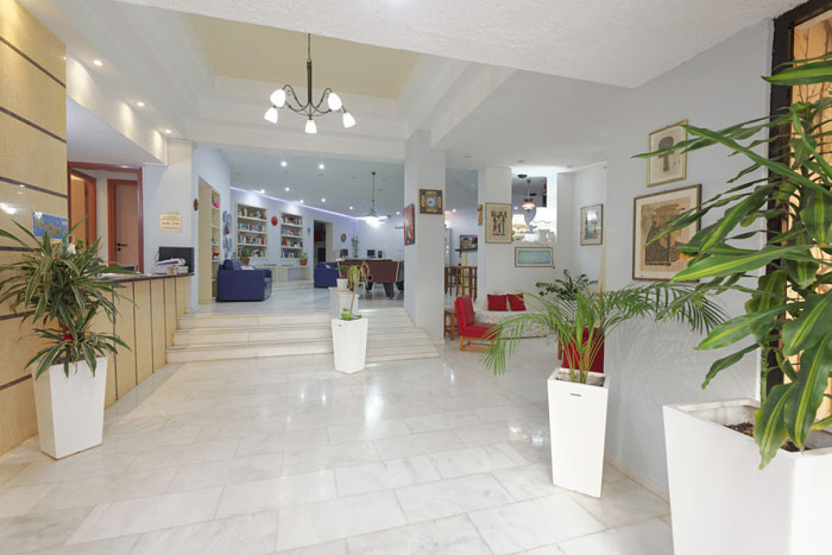 Latania Apts