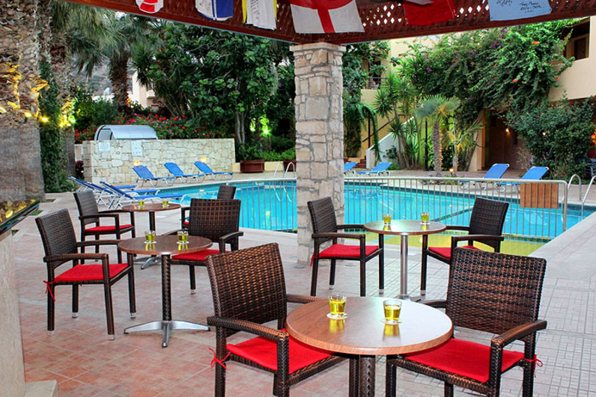 Latania Apts