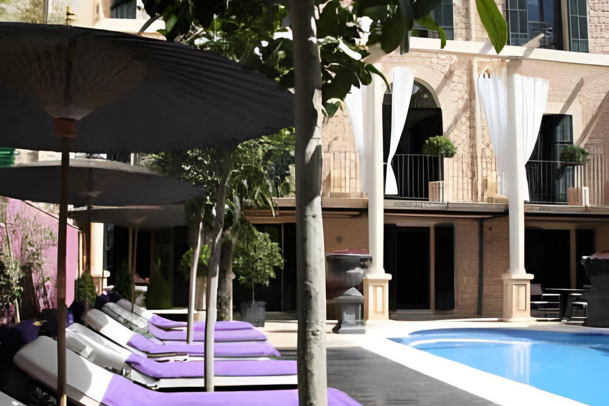 L'avenida Hotel
