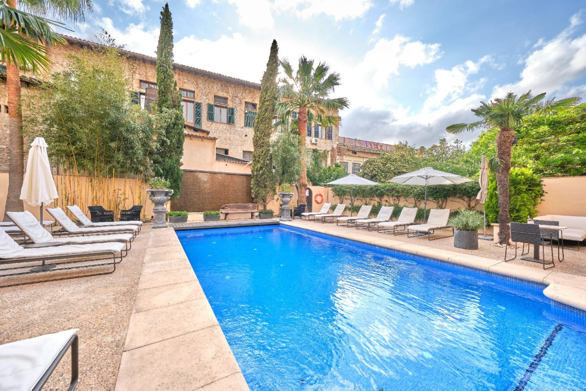 L'avenida Hotel