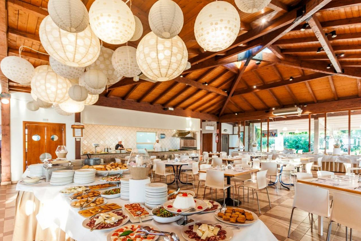 LE DUNE BEACH CLUB