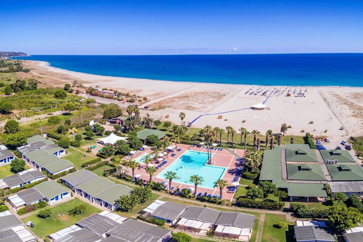 LE DUNE BEACH CLUB