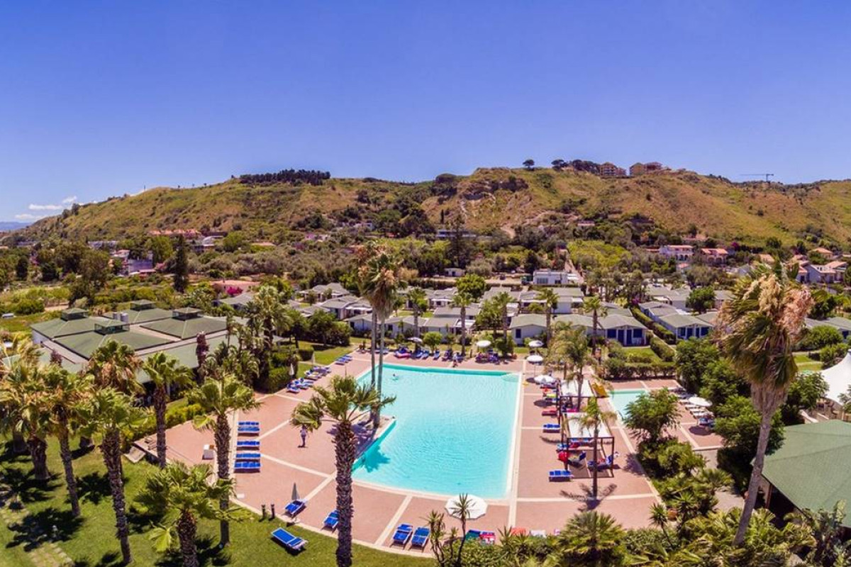 LE DUNE BEACH CLUB