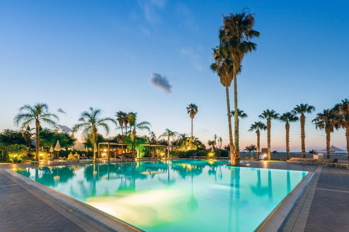 LE DUNE BEACH CLUB