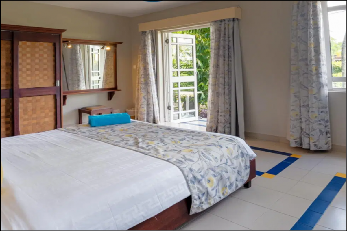 LE GRAND BLEU HOTEL