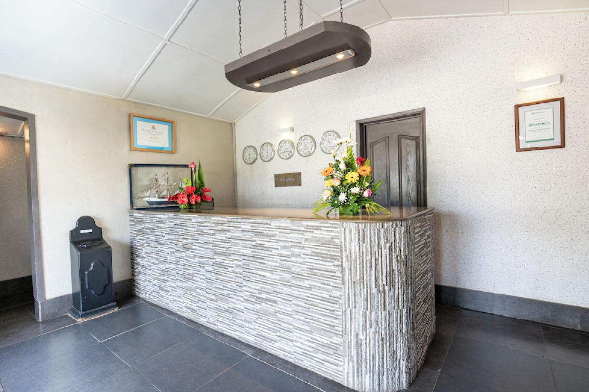 LE GRAND BLEU HOTEL