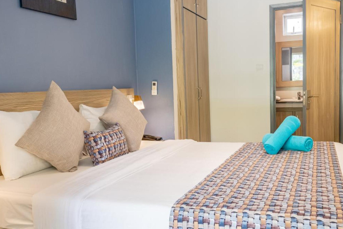 LE GRAND BLEU HOTEL