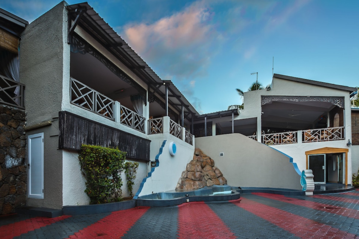 LE GRAND BLEU HOTEL