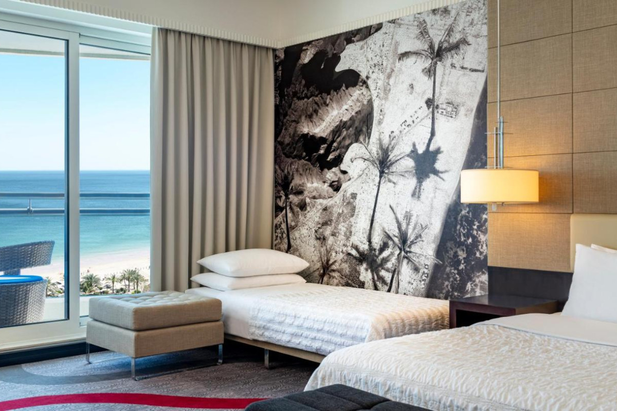 Le Meridien Al Aqah Beach Resort