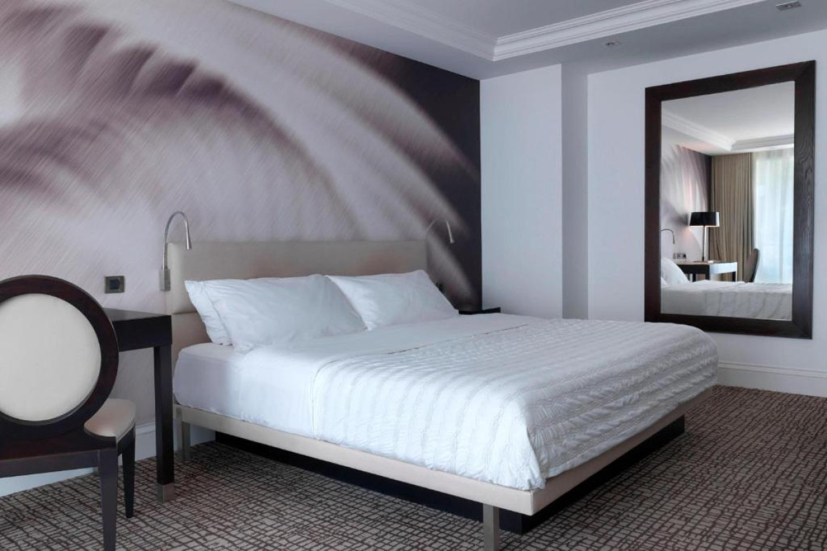 Le Meridien Beach Plaza