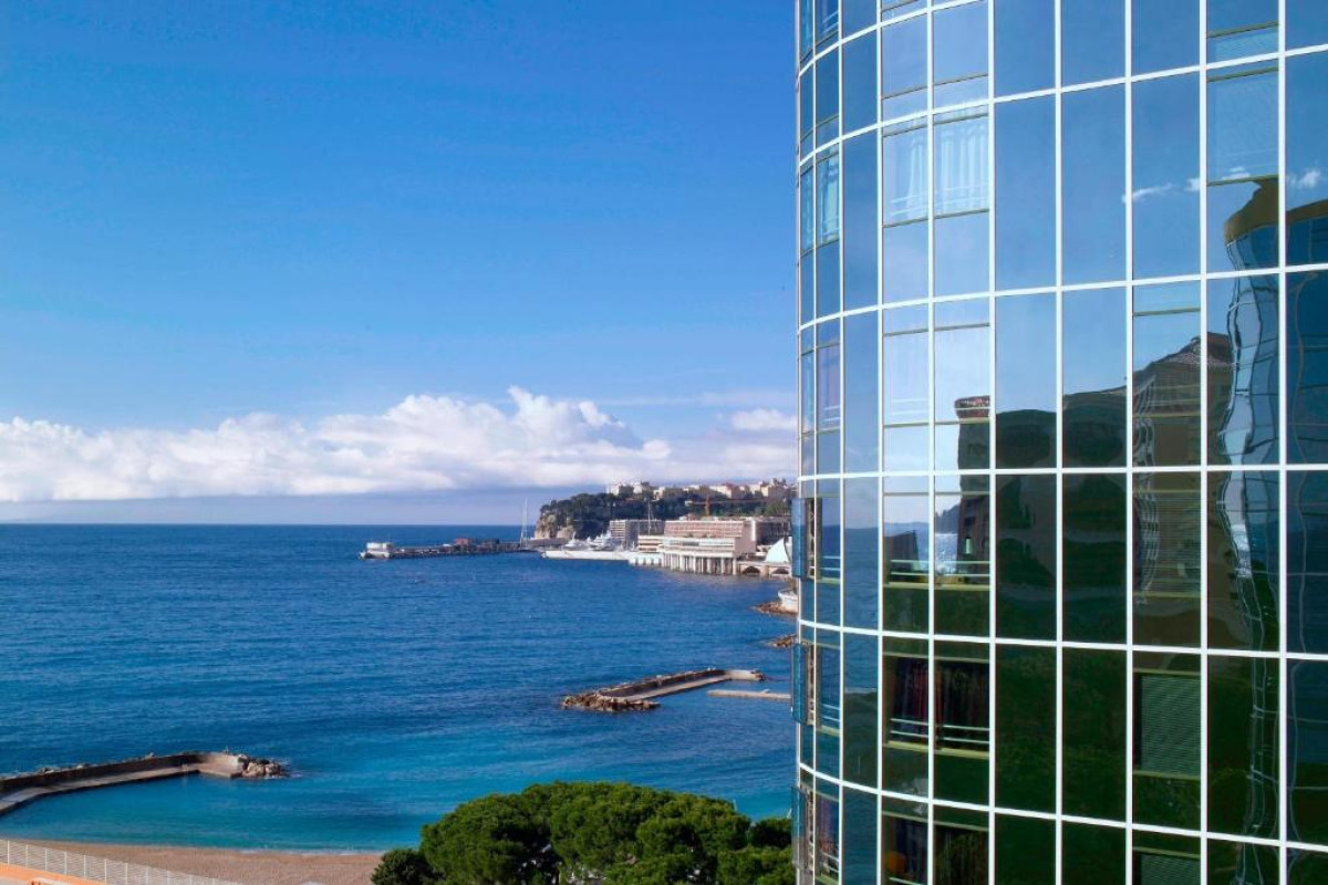 Le Meridien Beach Plaza