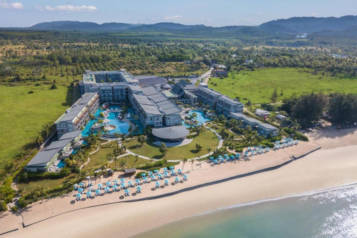 Le Meridien Khao Lak Resort & Spa