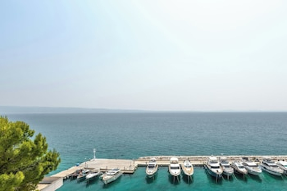 LE MERIDIEN LAV SPLIT