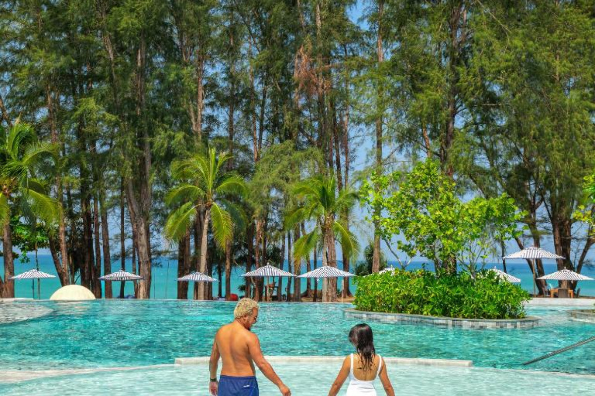 Le Méridien Phuket Mai Khao Beach Resort