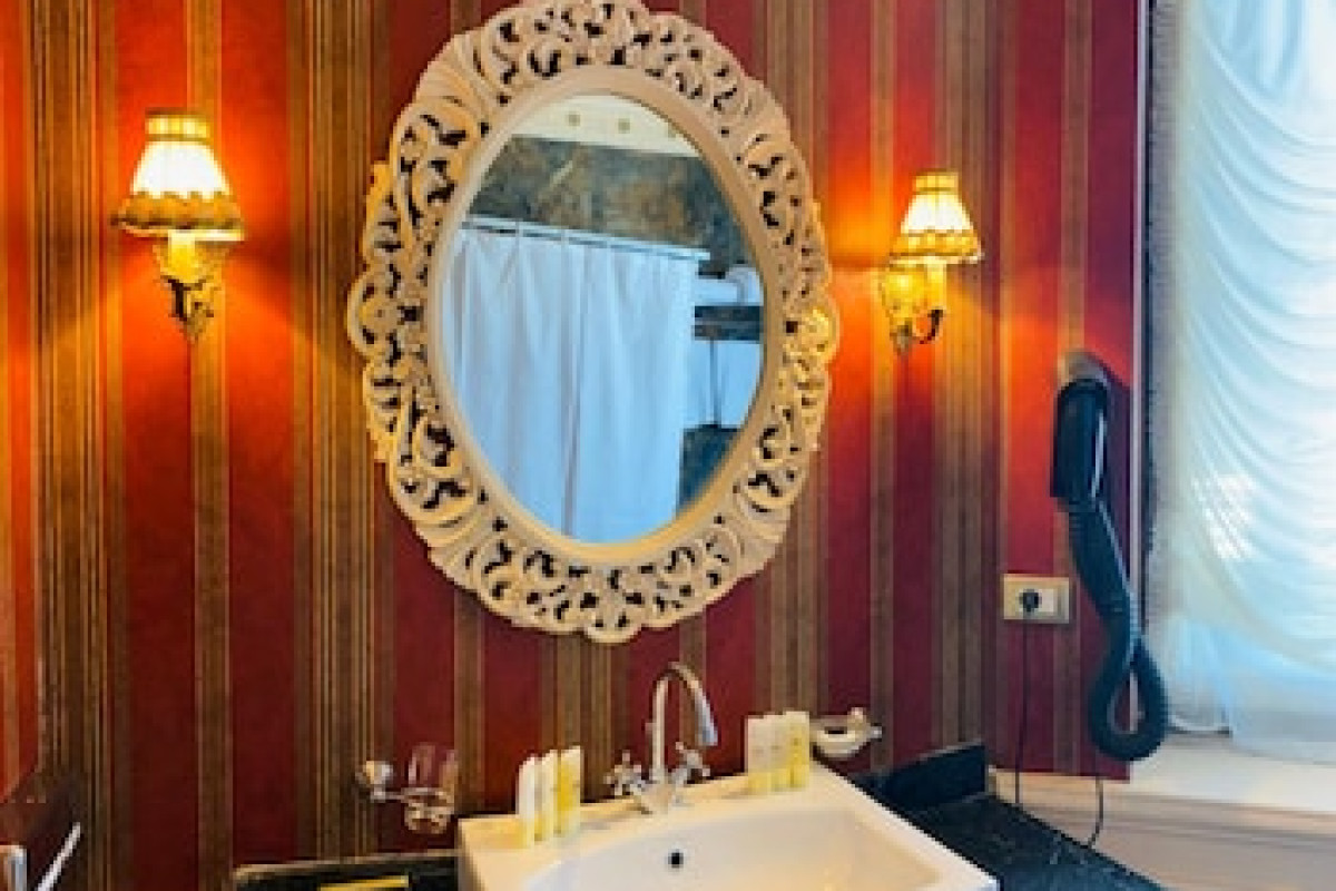 LE METROPOLE LUXURY HERITAGE HOTEL SINCE 1902 BY PARADISE INN GROUP