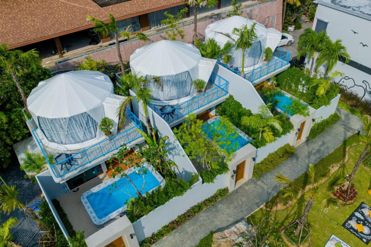 LE RESORT AND VILLAS
