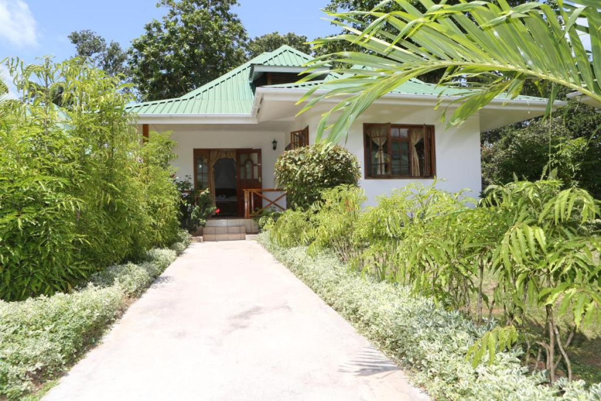 Le Surmer Self Catering Chalets Resort