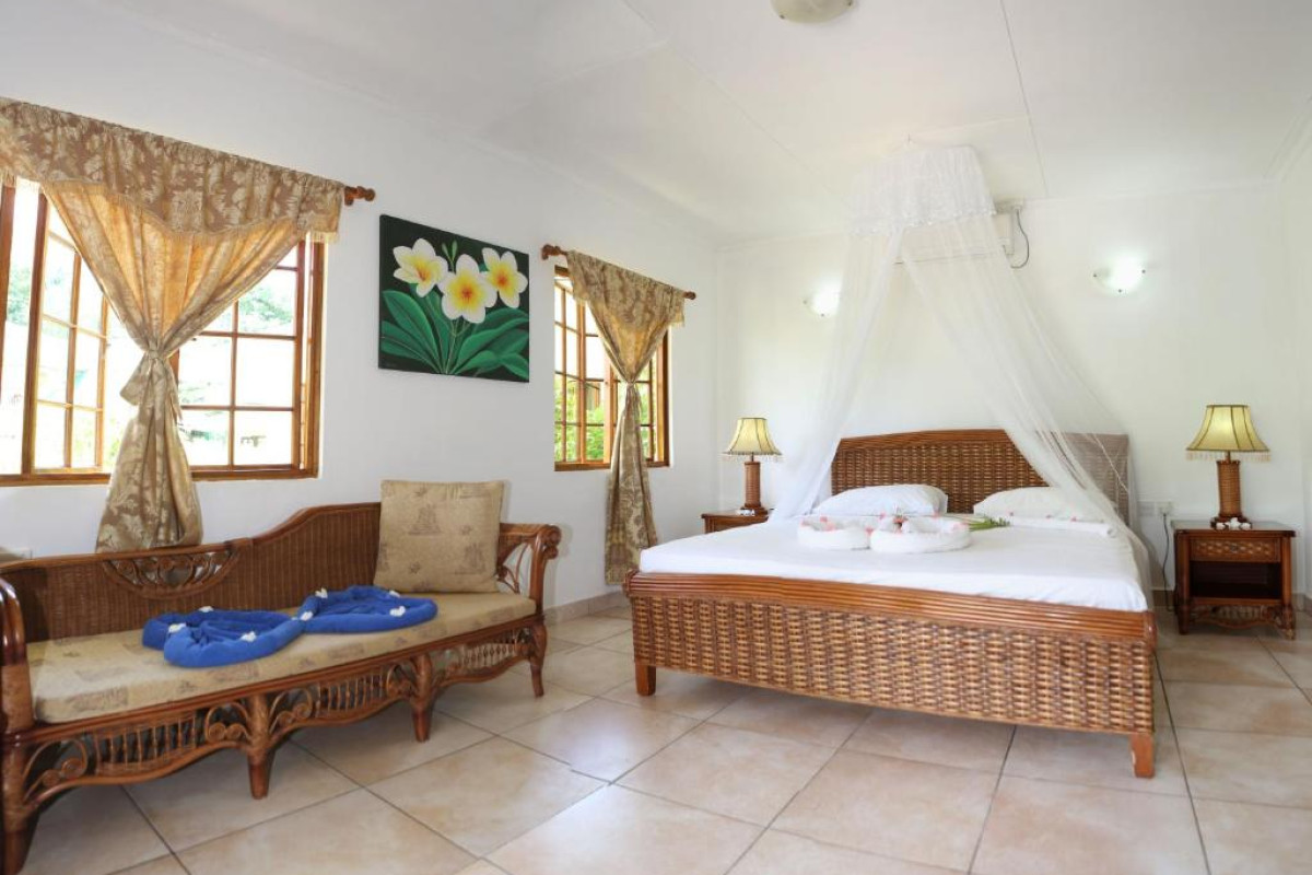 Le Surmer Self Catering Chalets Resort