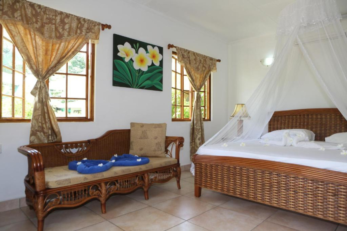 Le Surmer Self Catering Chalets Resort