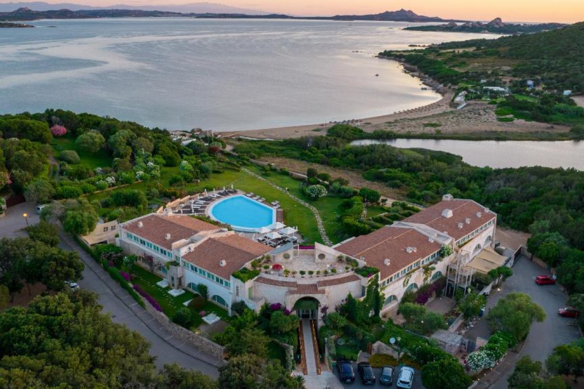 L'Ea Bianca Luxury Resort