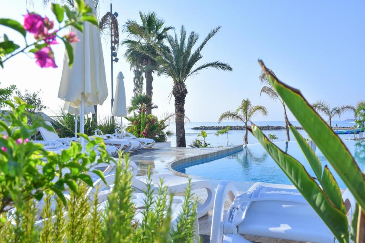 Lebay Beach Hotel