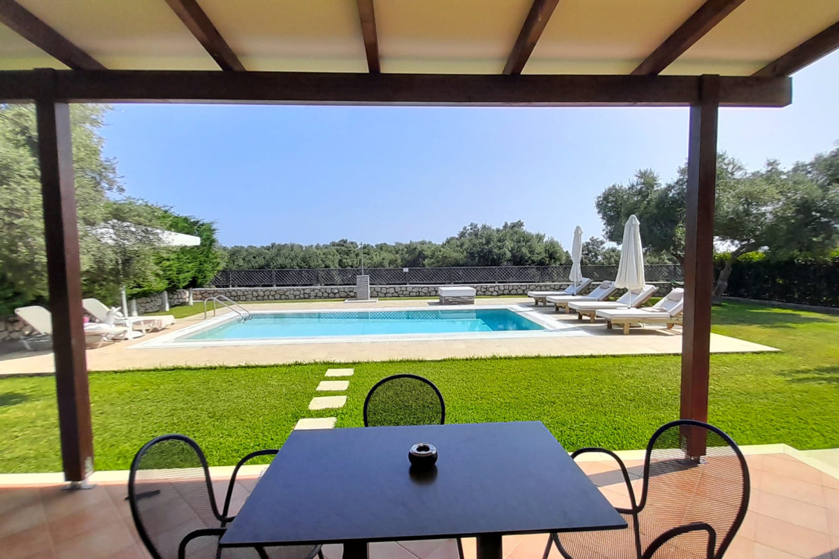 Lefkogea Villas & Apartments