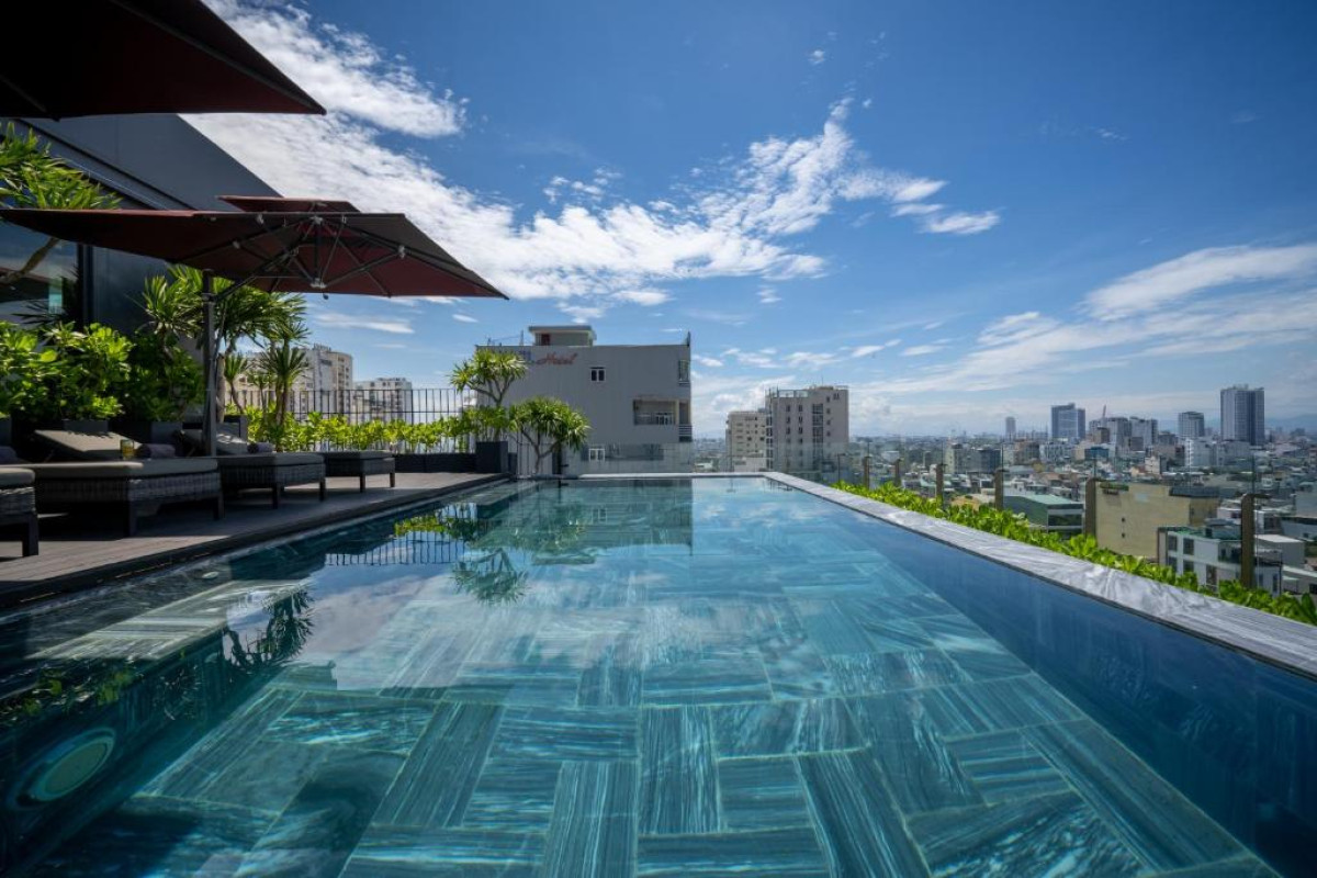 LEGEND Boutique Hotel