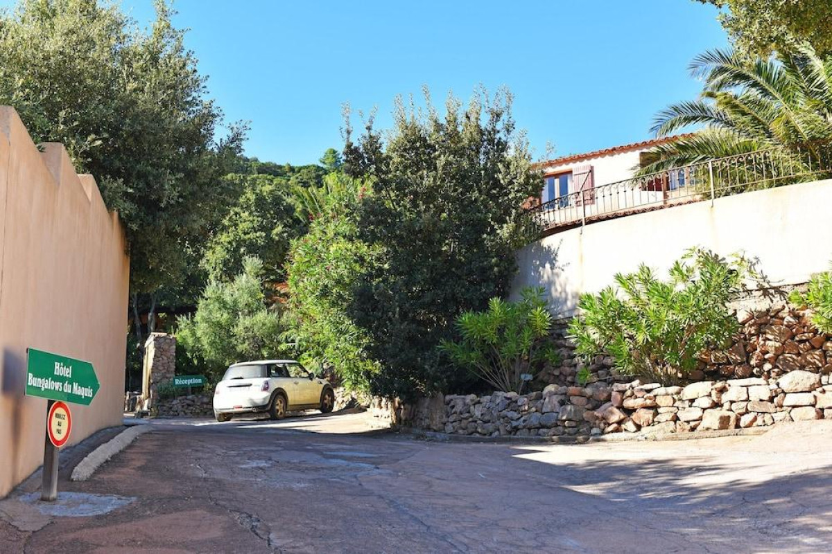 Les Bungalows Du Maquis