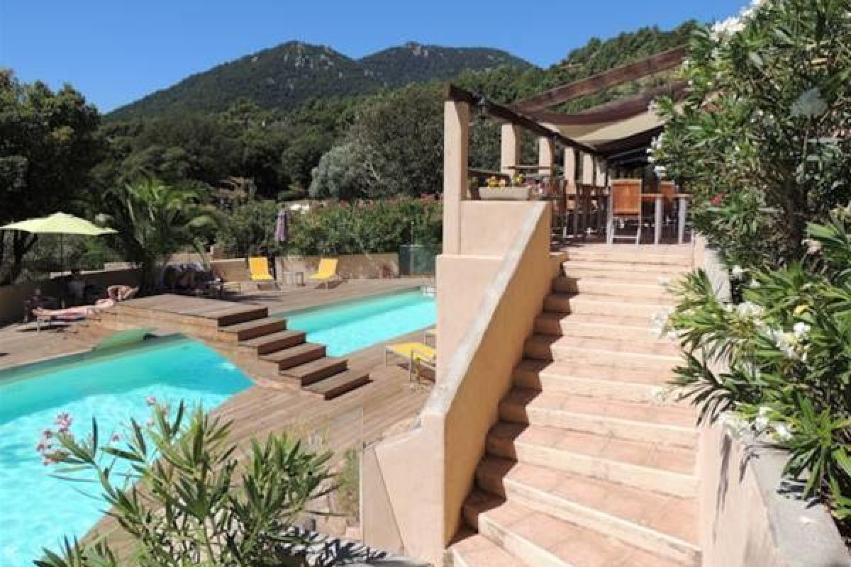 Les Bungalows Du Maquis
