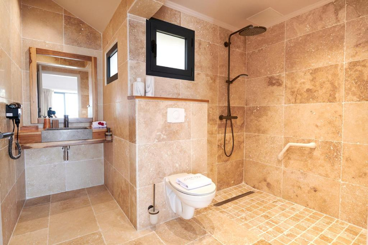 LES GALETS ROUGES LODGES & SPA