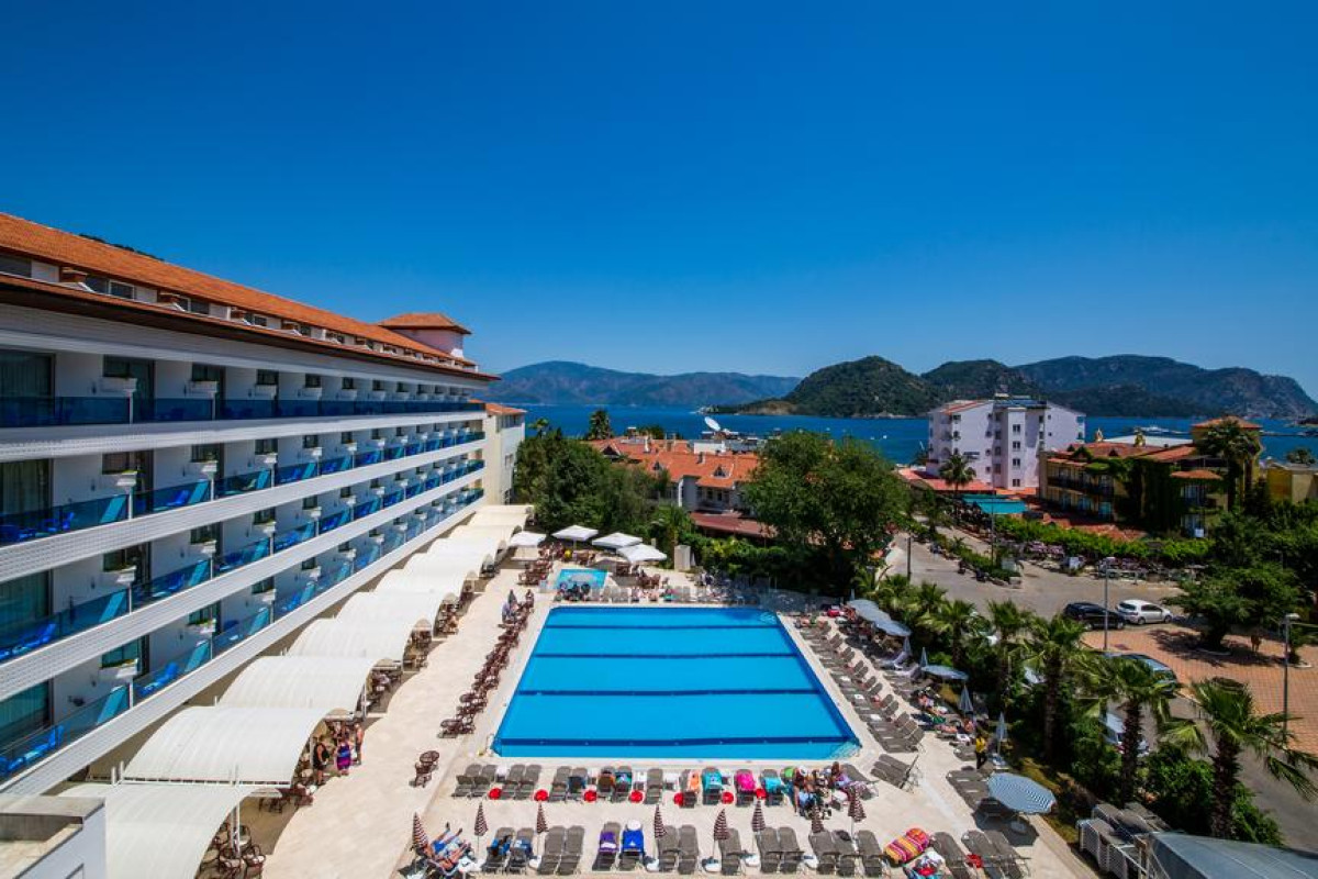 LETOILE HOTEL
