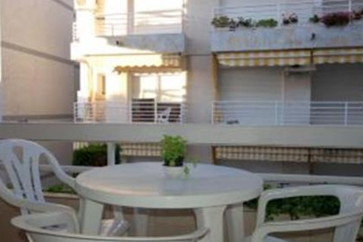 Lets Holidays APARTMENT POOL TERRACE TOSSA DE MAR