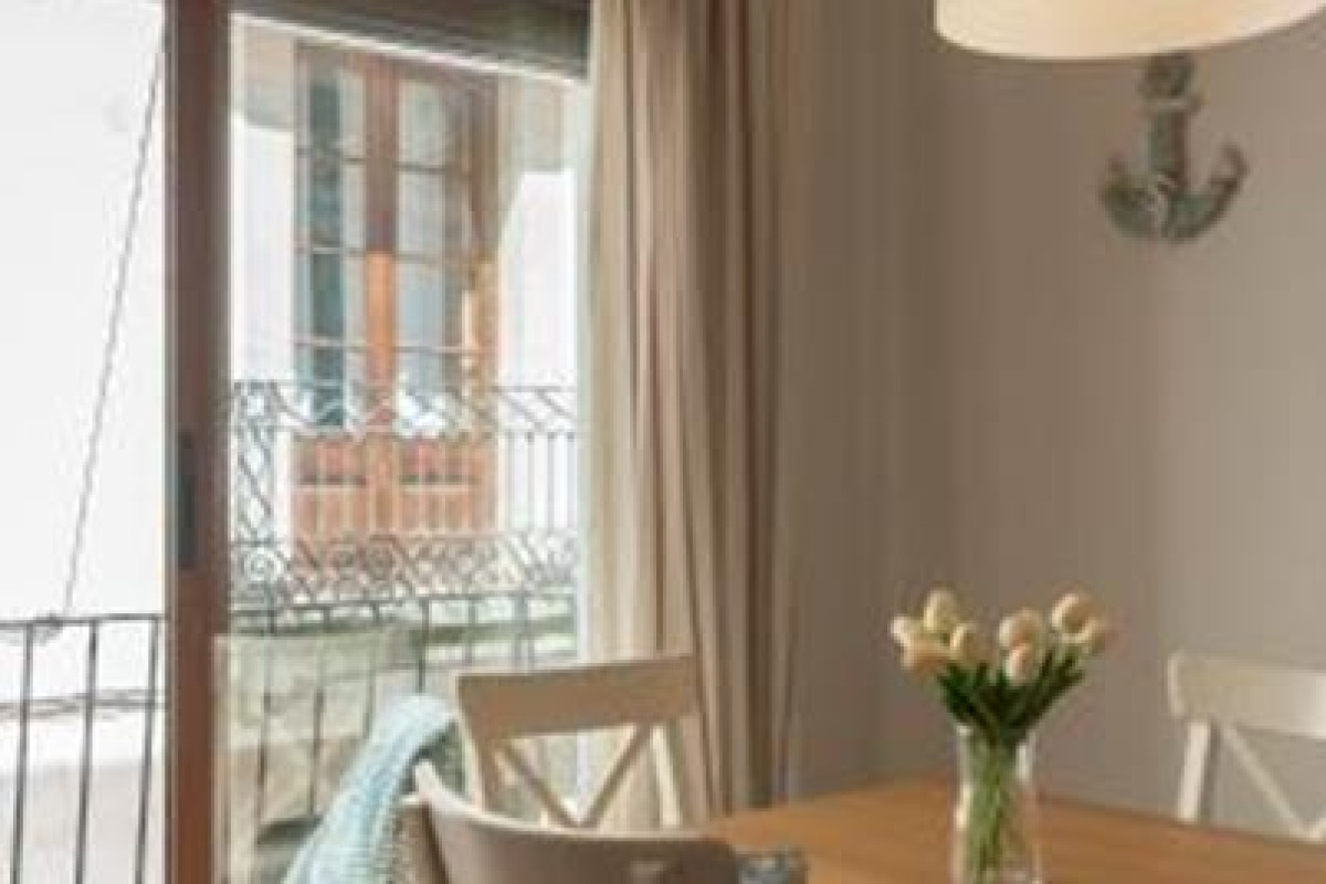 Lets Holidays Centric House with Parking
