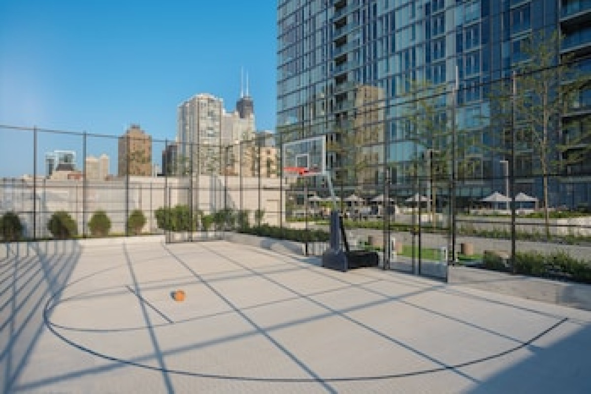 LEVEL CHICAGO – OLD TOWN