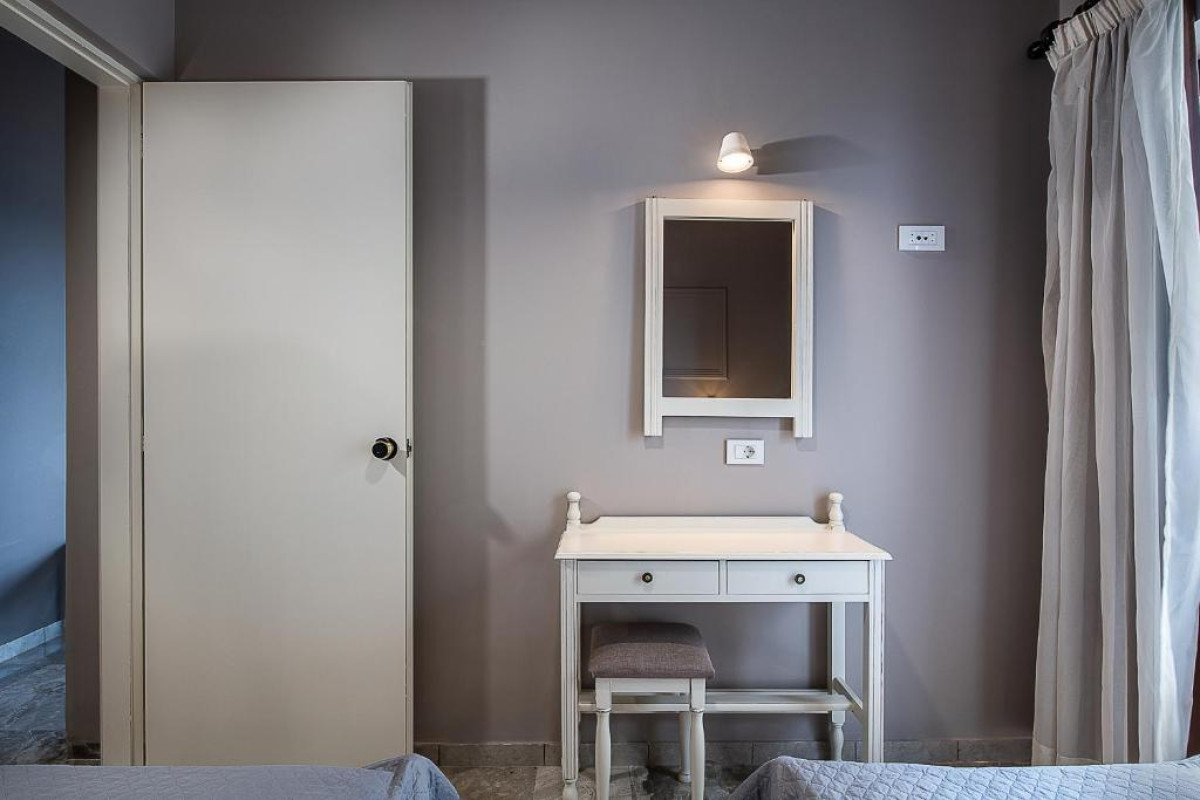 Lia Apartments