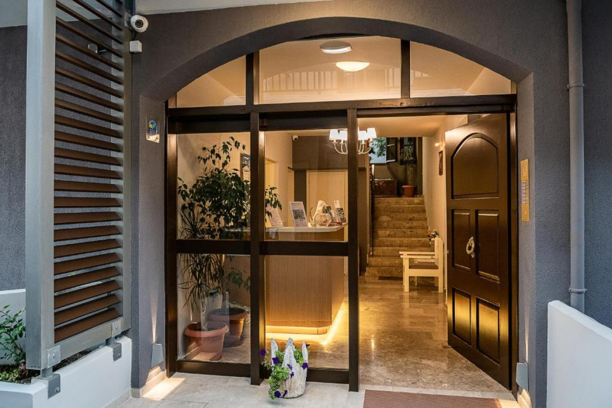 Lia Apartments