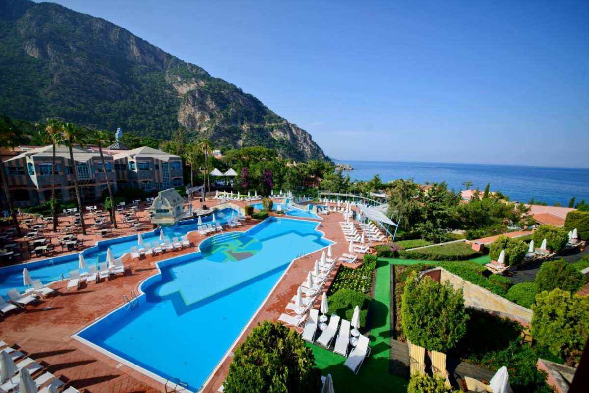 LIBERTY LYKIA ADULTS ONLY +16