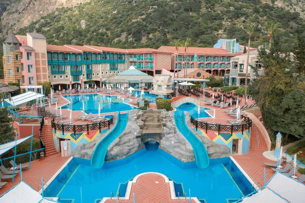 LIBERTY LYKIA ADULTS ONLY +16