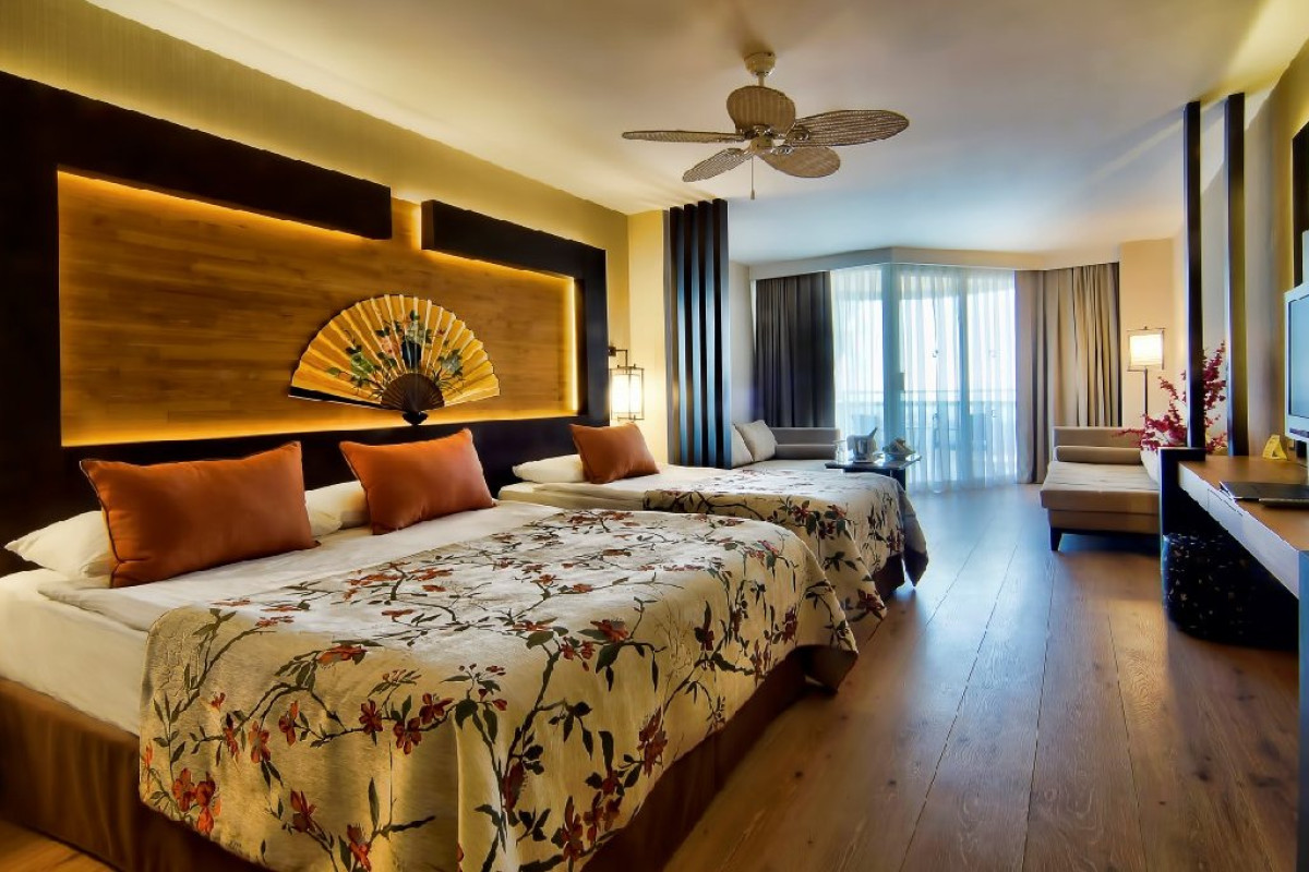 LIMAK LARA DE LUXE HOTEL