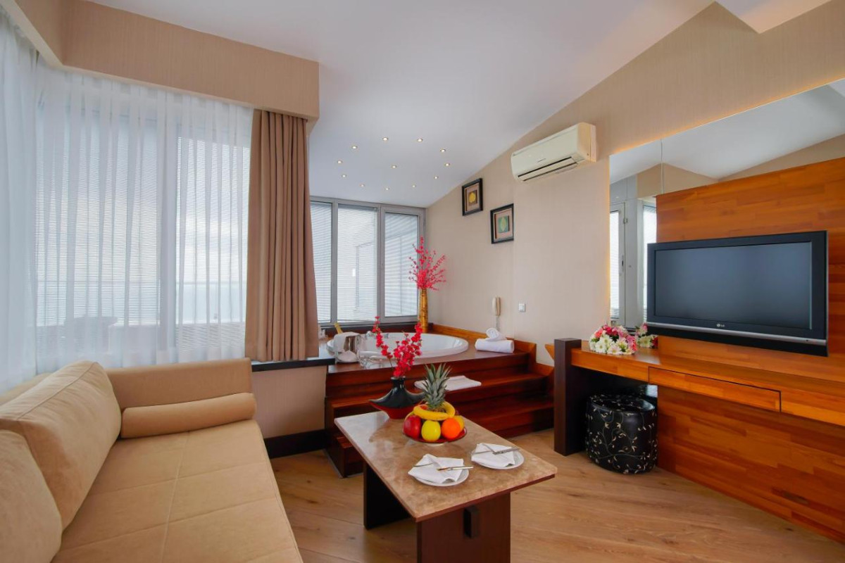 LIMAK LARA DE LUXE HOTEL