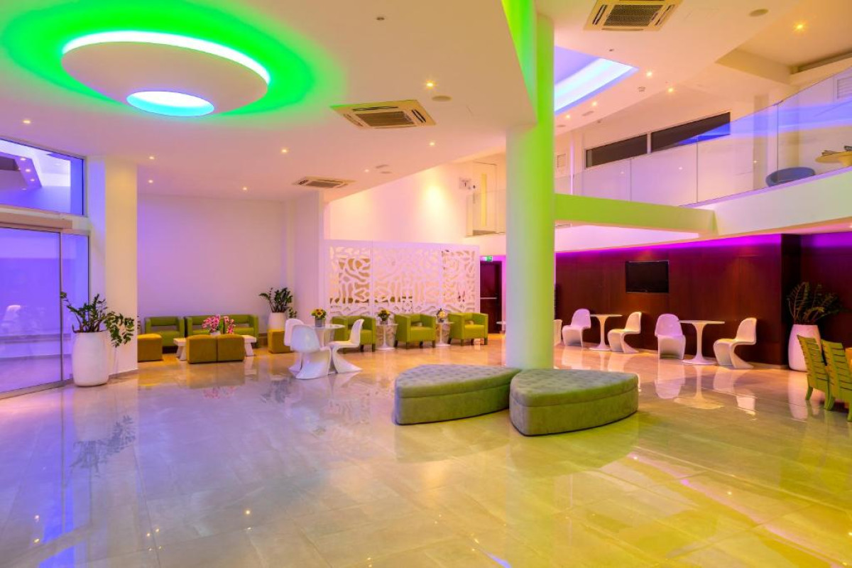Limanaki Beach Hotel & Suites