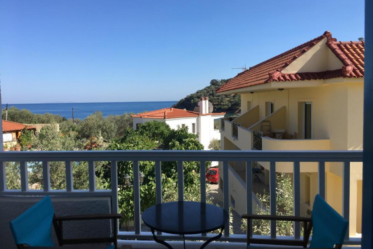Limnionas Bay Village