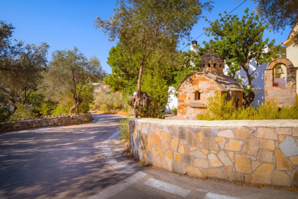 Limnionas Bay Village