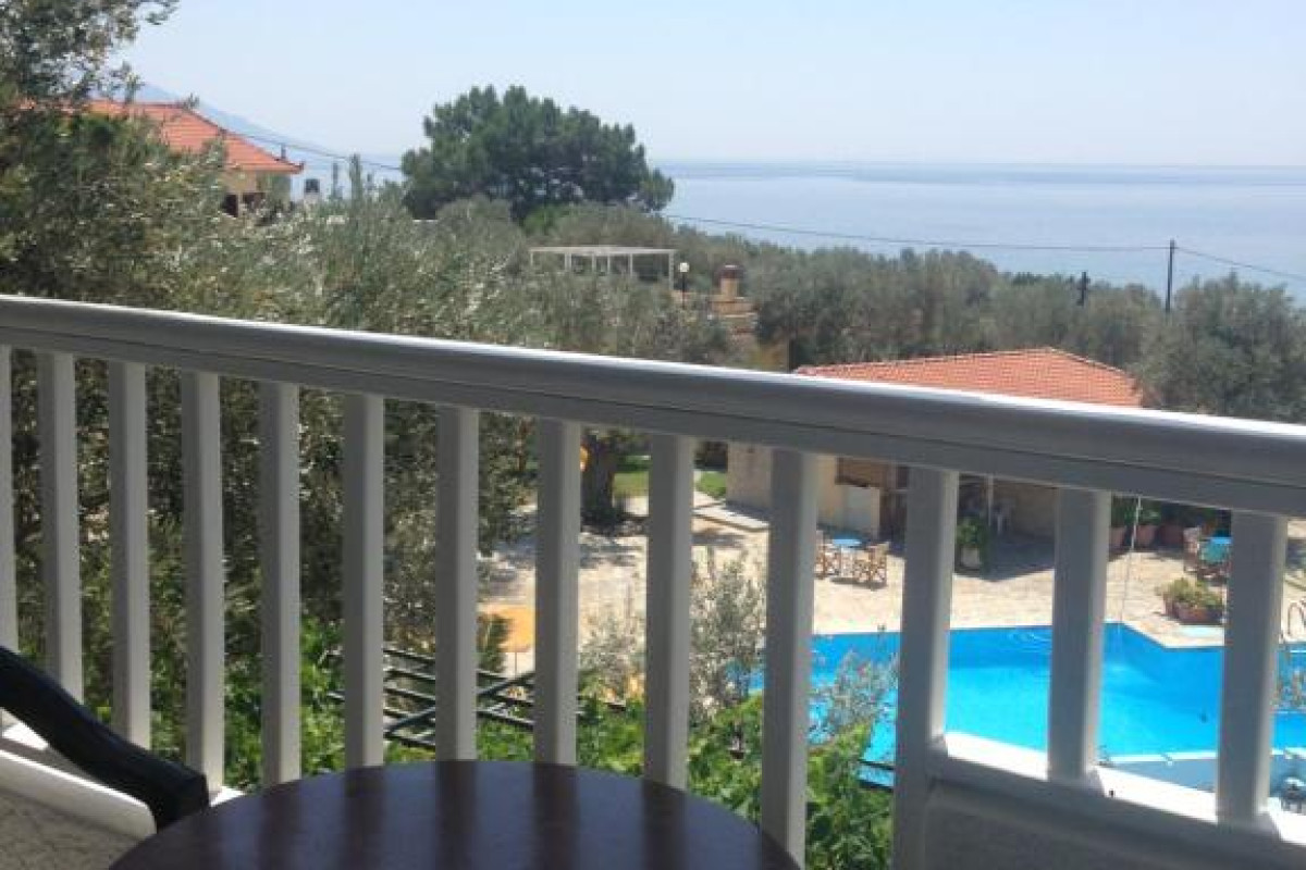Limnionas Bay Village